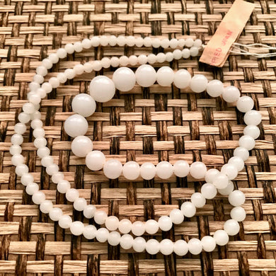 Vintage Japan graduated glass bead strand white alabaster 18