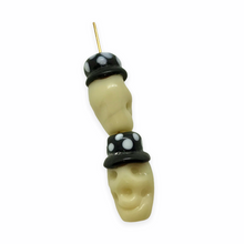 Load image into Gallery viewer, Lampwork glass Halloween focal beads skull in bowler hat 21mm 4pc
