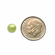 Load image into Gallery viewer, Vintage moonglow lucite round beads 30pc lemon lime green 6mm

